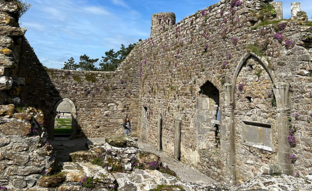 Mosteiro de Clonmacnoise 1 Post folclorico bumba meu boi bumba 1080 x 660 px 1080 x 660 px 1080 x 660